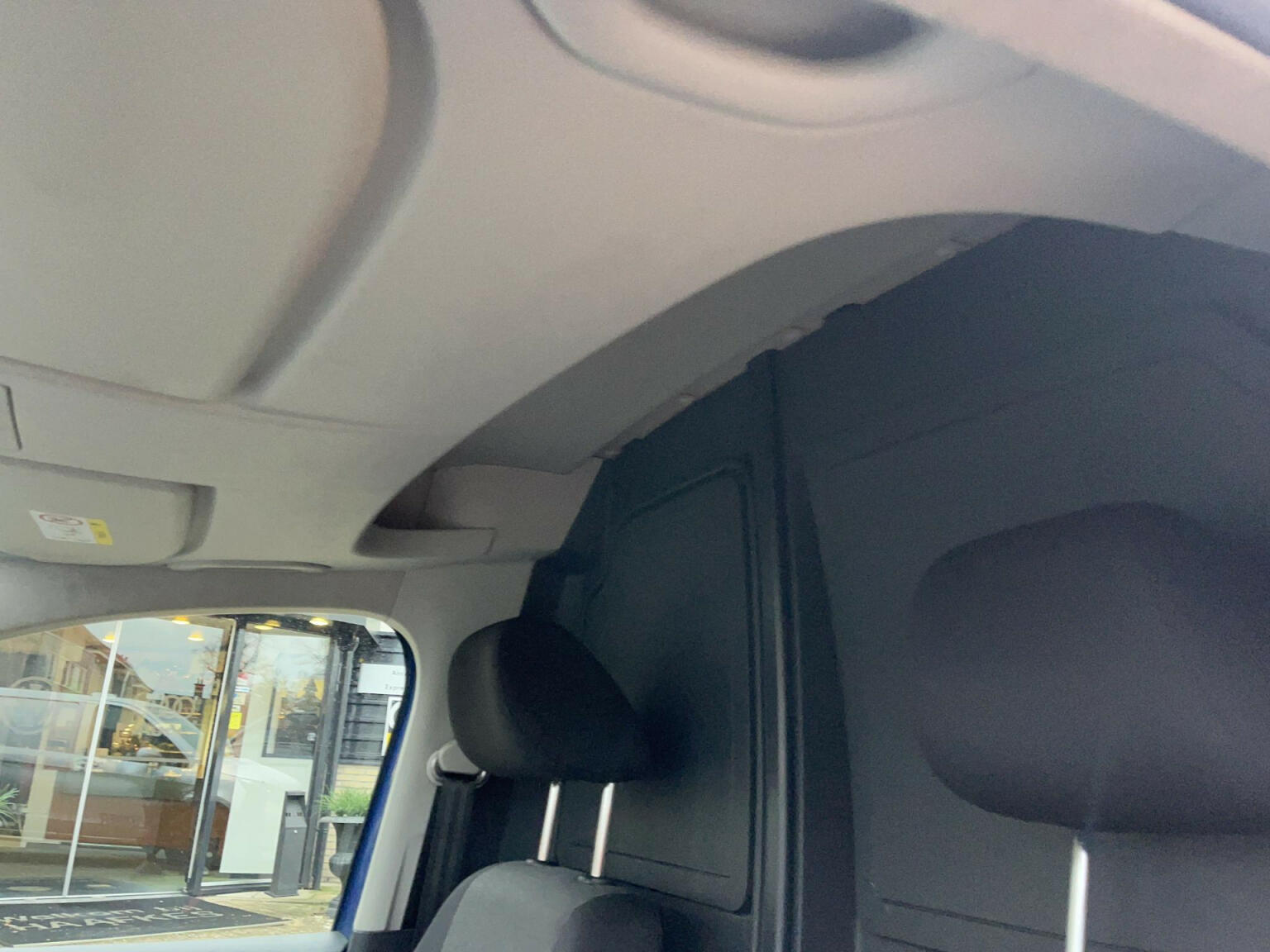 Volkswagen-Caddy-9